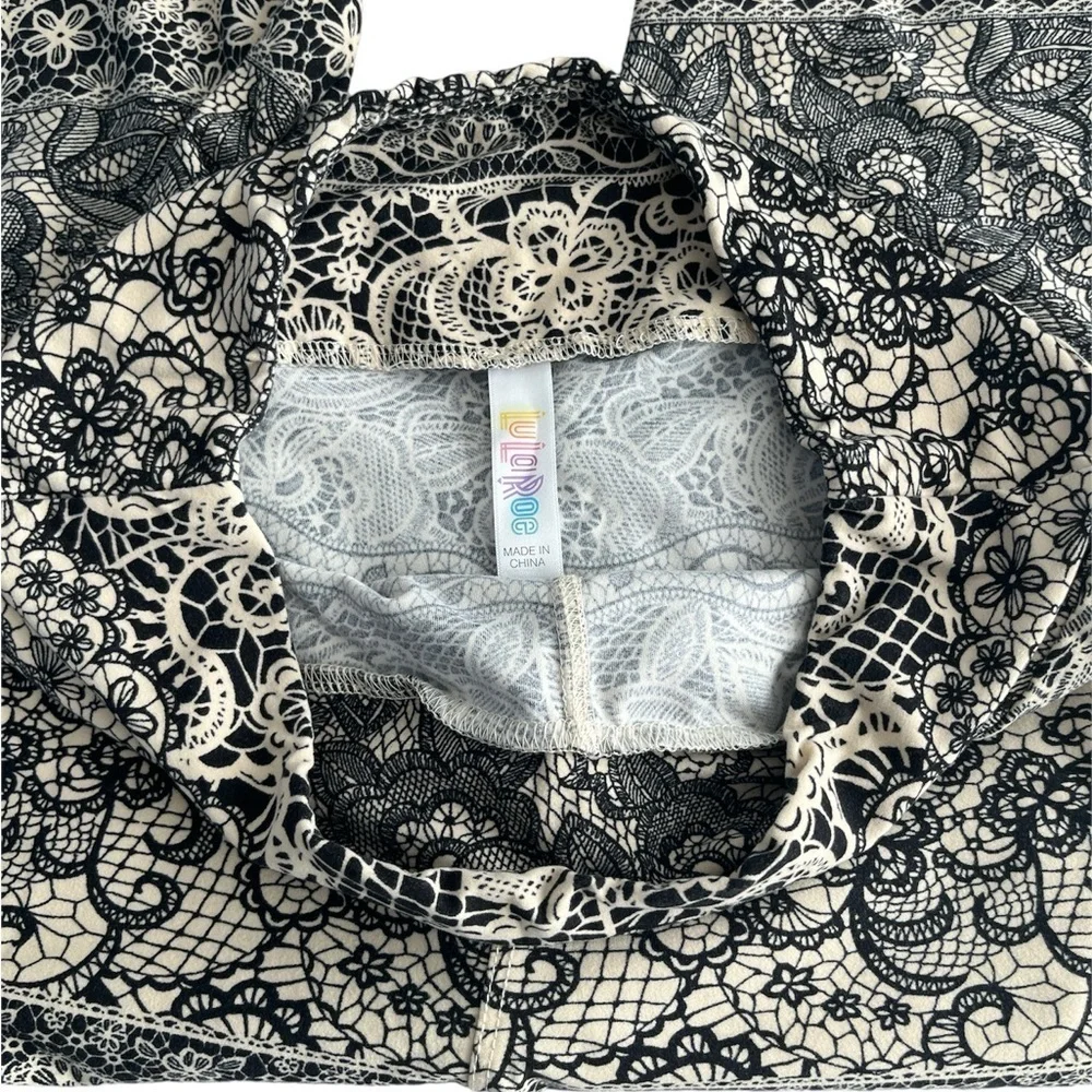 Lularoe OS Black and Cream Paisley Leggings